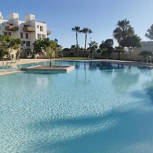 modern-seafront-flat-with-a-private-garage.adeje-hotels.com/